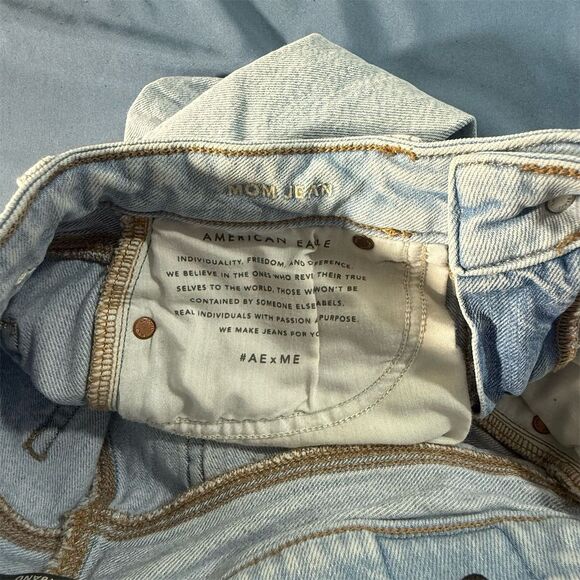American Eagle Women's High Rise Distressed Grunge Mom Jeans Size 0 Blue - Picture 10 of 10